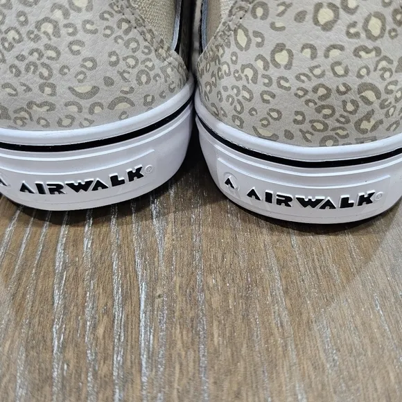 Airwalk Varial Beige Black Animal Print Denim High Top Shoes WOMENS SZ 8