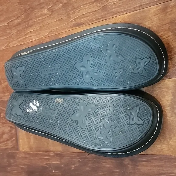 Alegria Abbi western romance platform shoes