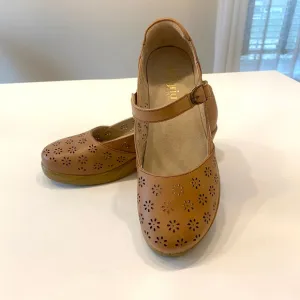 Alegria Women's Brown‎ Perforated Leather Rene Cognac Mary Jane Shoes US Size 10