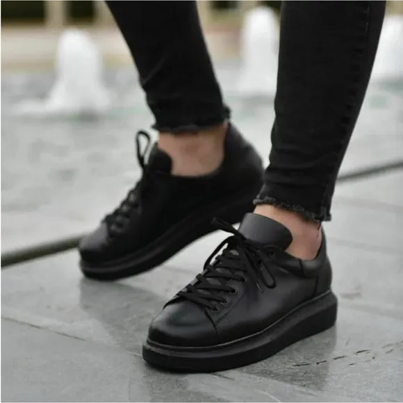 Alexander McQueen Oversized Leather Platform Sneakers Black 39
