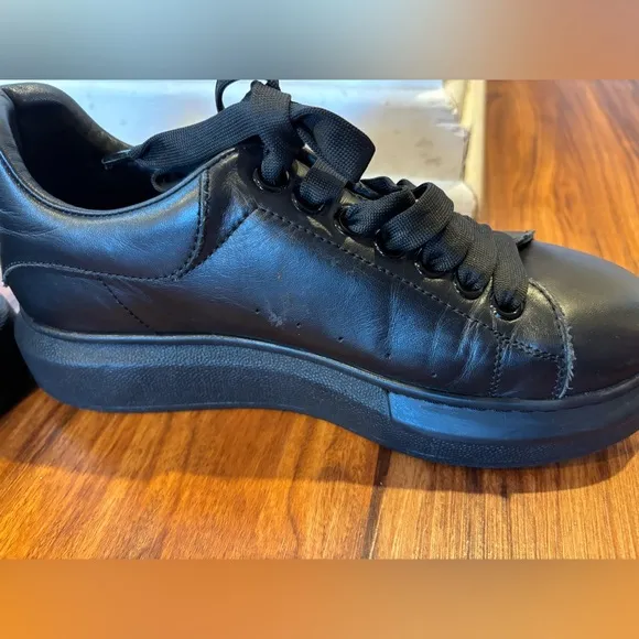 Alexander McQueen Oversized Leather Platform Sneakers Black 39