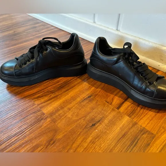 Alexander McQueen Oversized Leather Platform Sneakers Black 39
