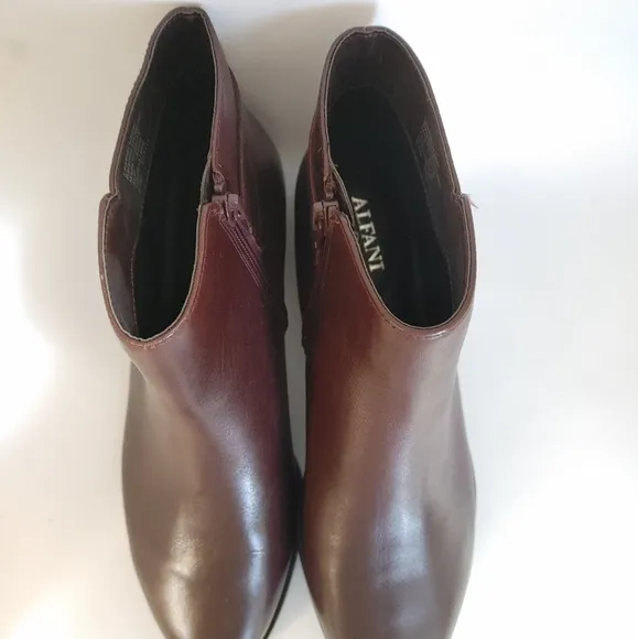 Alfani Avvia Leather Closed Toe Ankle Fashion Boots 8.5 Dark Brown