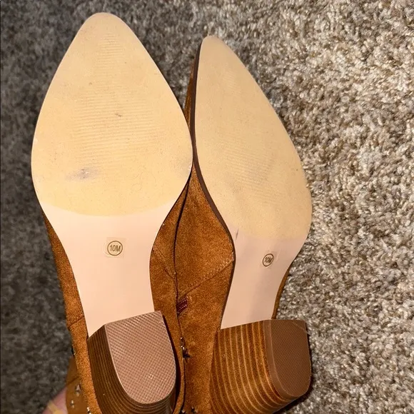 Altar’d State Brown Faux Suede Ankle Boots Heels With Star Accents