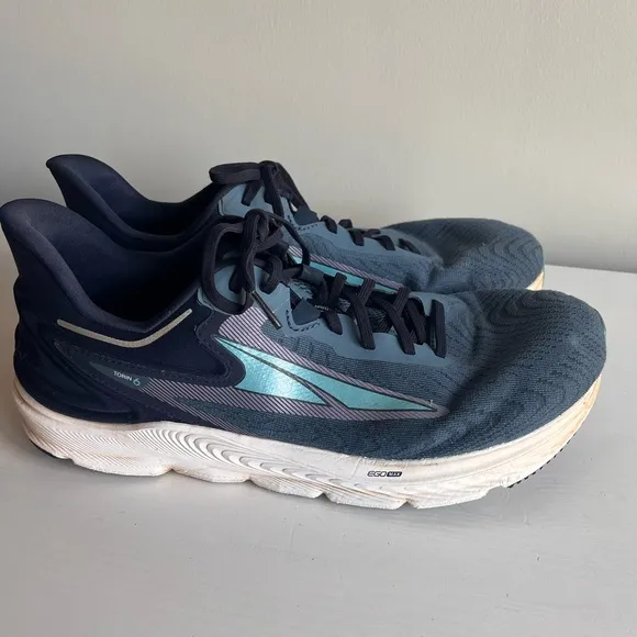 Altra torrin 6 men’s running shoes size 12.5 good condition