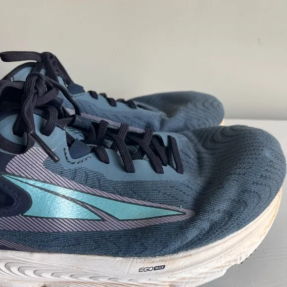 Altra torrin 6 men’s running shoes size 12.5 good condition