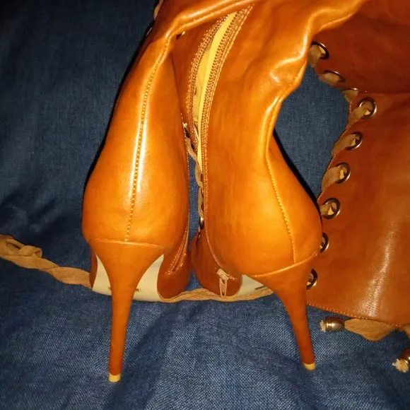 &quot; LACED TO THE KNEE  &quot; - Cognac Faux Leather ( BRAND NEW !!1 )