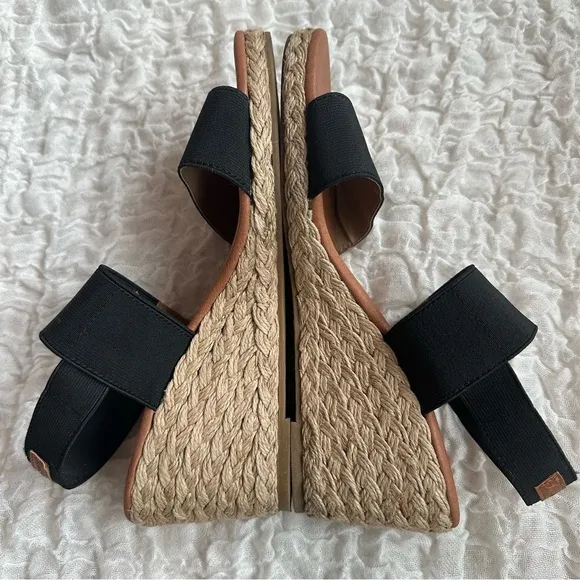 André Assous Allison Elastic Wedge Sandals Black Size 9