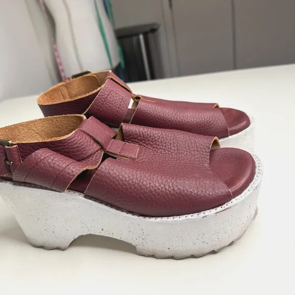 Anthro Gee Wawa Eggplant Leather White Platform Open Toe Ankle Strap Sandals 8