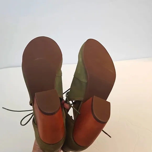 Anthropologie Latigo Soleil Lace-up Wooden Heels Leather Suede Green 9.5M NEW