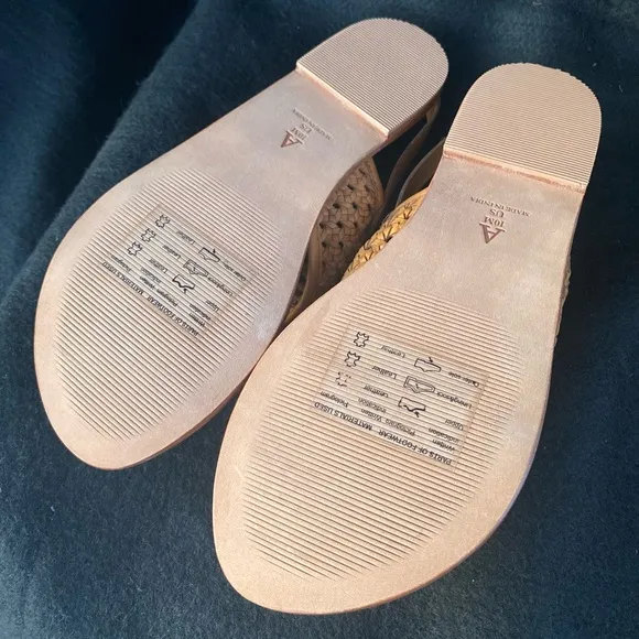Anthropologie / New Women's Tan Woven Sandals.