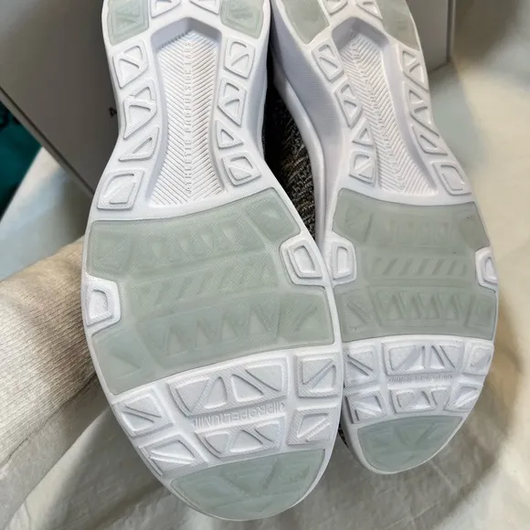 APL Men's Knit Sneakers - TechLoom chocolate vanilla size 9