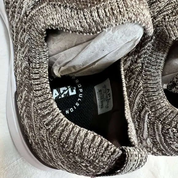 APL Men's Knit Sneakers - TechLoom chocolate vanilla size 9
