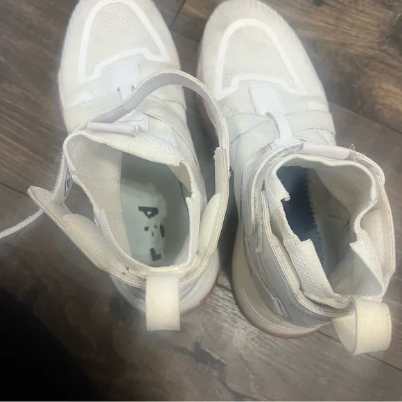 APL Super Future High Top Bootie Men’s Size 6.5 Basketball Shoes in White