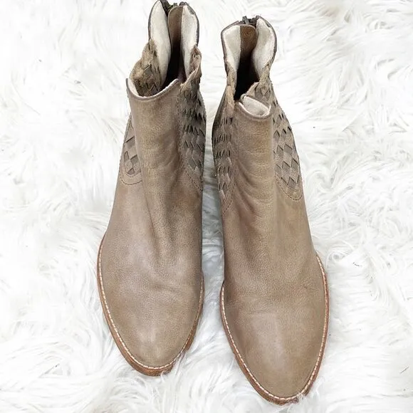 Aquatalia Frannie Woven Ankle Booties Boots 8