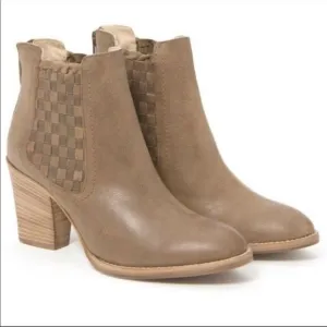 Aquatalia Frannie Woven Ankle Booties Boots 8