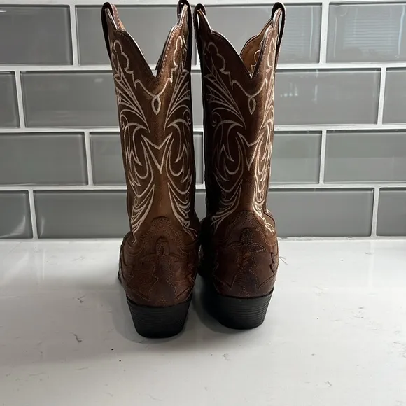 Ariat Brown Heeled Boots with White Embroidery Size 8