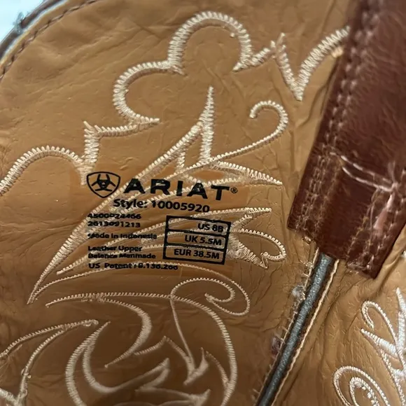 Ariat Brown Heeled Boots with White Embroidery Size 8