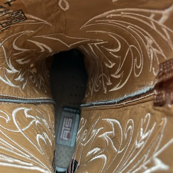Ariat Brown Heeled Boots with White Embroidery Size 8