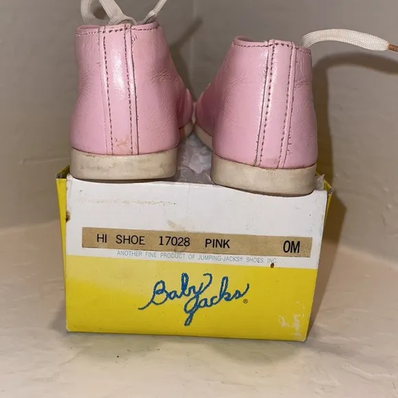 BABY JACKS LEATHER HI SHOE 17028 size 2 Vintage baby shoes in pink and cream.