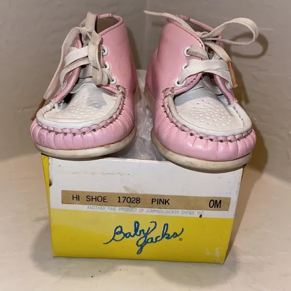 BABY JACKS LEATHER HI SHOE 17028 size 2 Vintage baby shoes in pink and cream.