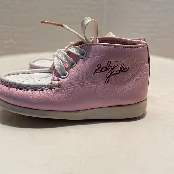BABY JACKS LEATHER HI SHOE 17028 size 2 Vintage baby shoes in pink and cream.