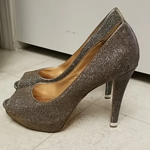 BADGLEY MISCHKA peep toe platform pumps