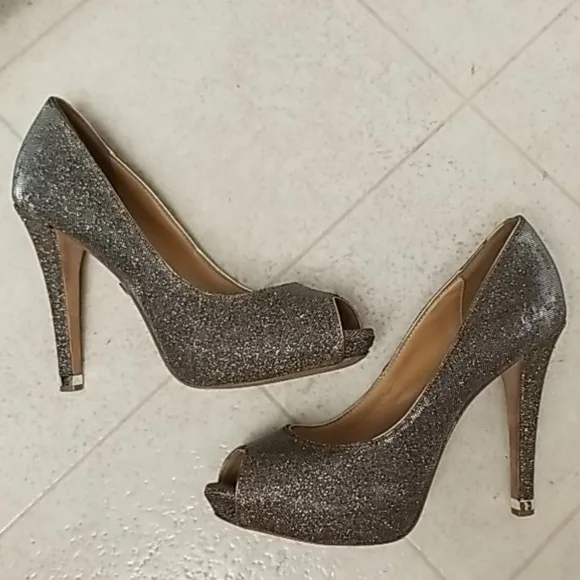 BADGLEY MISCHKA peep toe platform pumps
