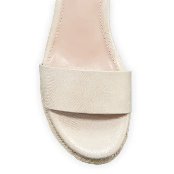 BCBGeneration  Size 7M Addie Platform Sandal Shoes Smooth Denim Champagne