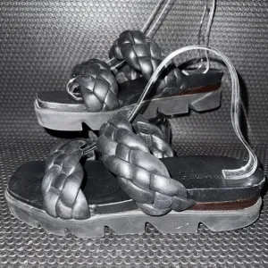 BERNARDO Ciara Luxury Black eather Woven Braided Slides Sandals Women’s Size 8.5