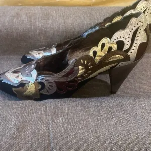 beverly feldman Vintage Shoes Size 6.5 like new worn once