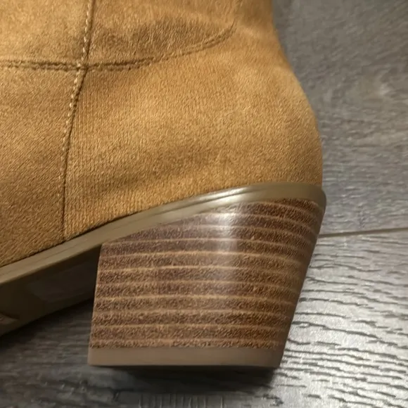 BILLINI Tan Faux Suede Knee-High Western Boots ~ NWOT