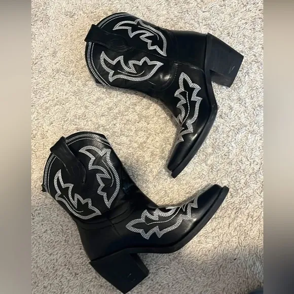 Black and Silver Western Cowboy Boots 7.5 women’s