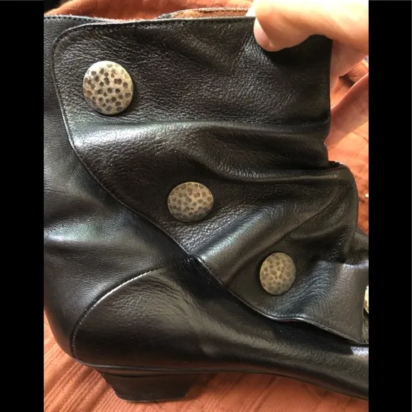 Black Leather Ankle Boots Ladies sz 10 EU41 made in SPAIN Goth byEric Michael NM