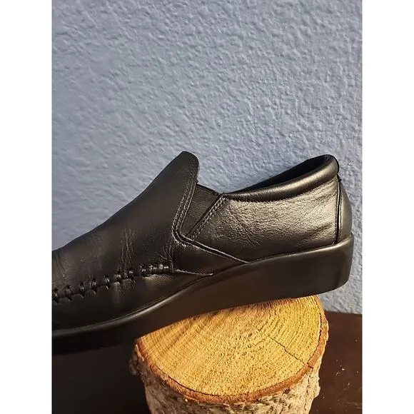 Black SAS Tripad Comfort Leather Slip On Shoes Women's Size 10 Great Condition‎