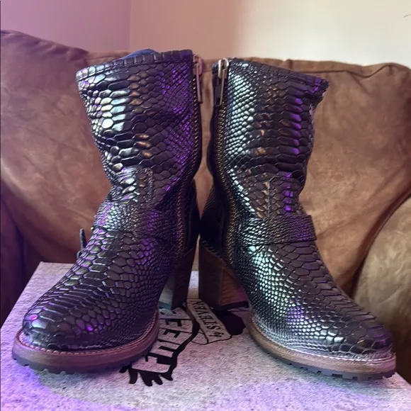Black Textured Women's Boots
