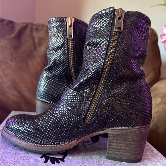Black Textured Women's Boots
