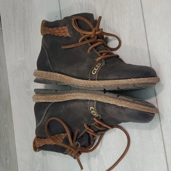 Born Women Temple Final Ankle Dark Distressed Grey Leather Boots shoes sz 7.5