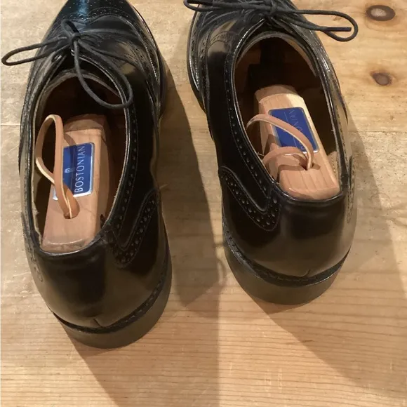 Bostonian Classic Wing Tip Black Leather