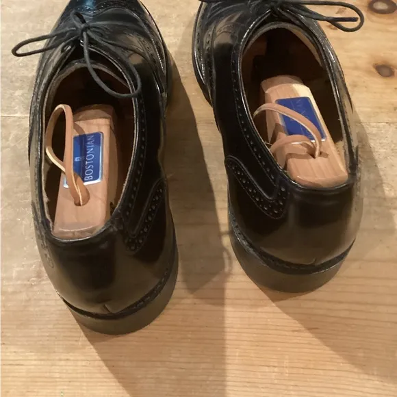 Bostonian Classic Wing Tip Black Leather