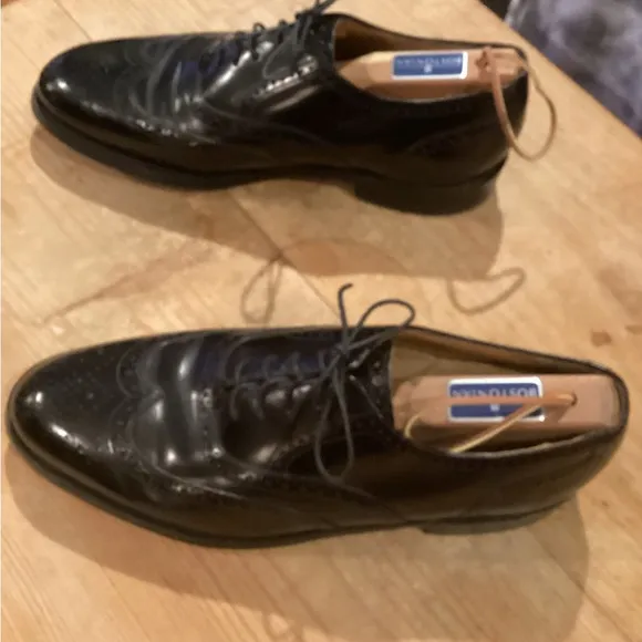 Bostonian Classic Wing Tip Black Leather