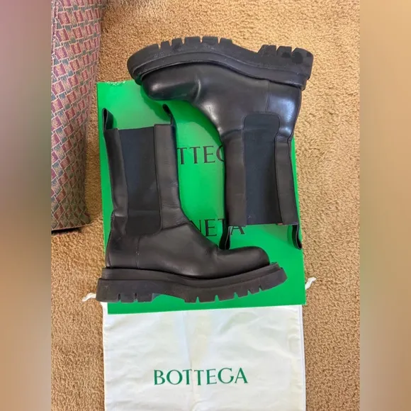 BOTTEGA VENETA Black Leather Lug Chelsea Boots Size 39 1/2