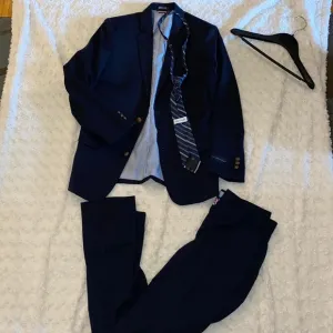 Boys Tommy Hilfiger Suit Set &amp; Calvin Klein Tie