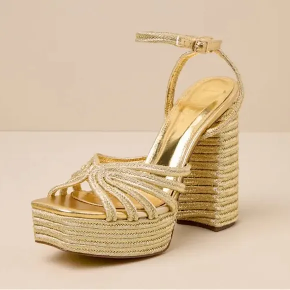 🩷BRAND NEW IN BOX NWT GOLD METALLIC STRAPY PLATFORM HIGH HEELS SIZE 8 SANDALS