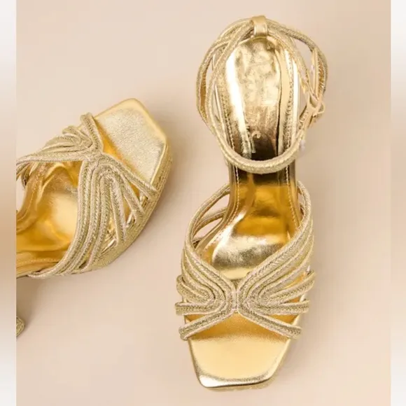 🩷BRAND NEW IN BOX NWT GOLD METALLIC STRAPY PLATFORM HIGH HEELS SIZE 8 SANDALS