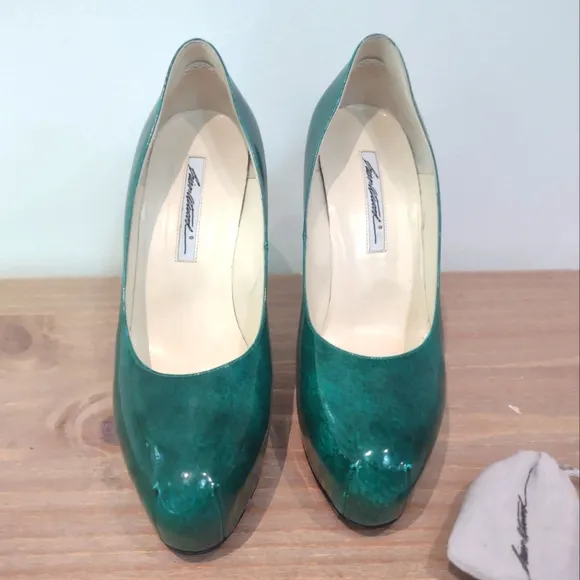 Brian Atwood &quot;Maniac&quot; emerald marbled pumps 9.5 $595