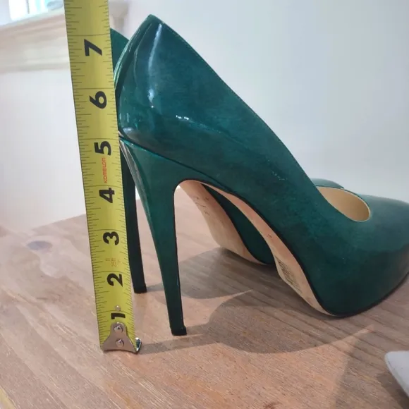Brian Atwood &quot;Maniac&quot; emerald marbled pumps 9.5 $595