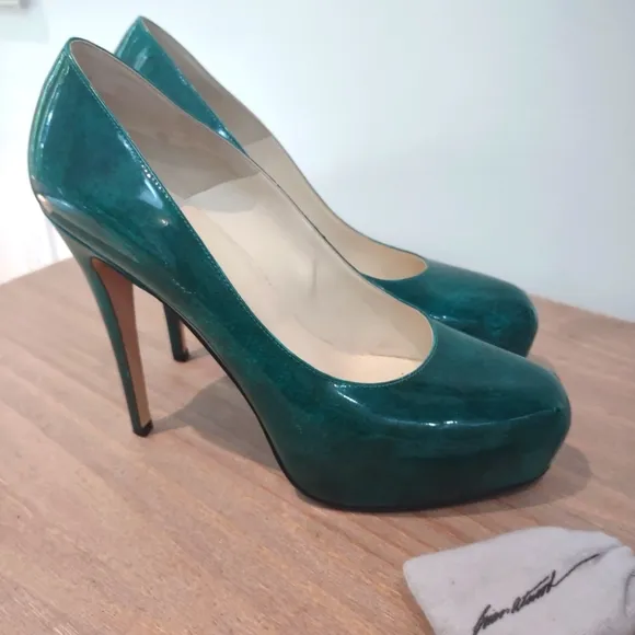 Brian Atwood &quot;Maniac&quot; emerald marbled pumps 9.5 $595