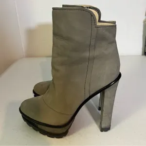 Brian Atwood Platform Heeled Grey Leather Boots Women’s Size 9