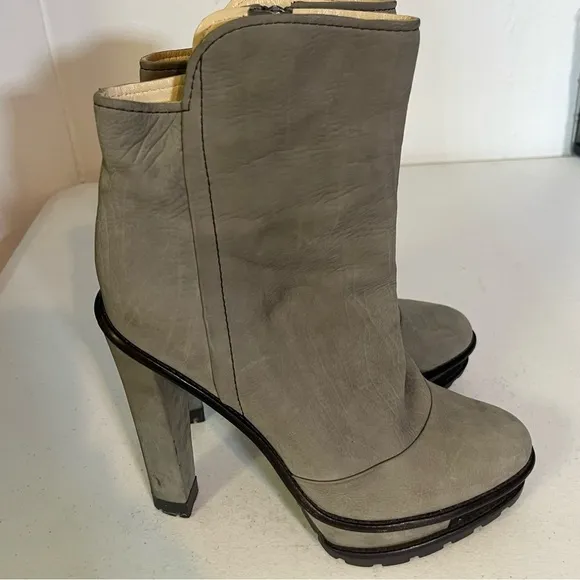 Brian Atwood Platform Heeled Grey Leather Boots Women’s Size 9